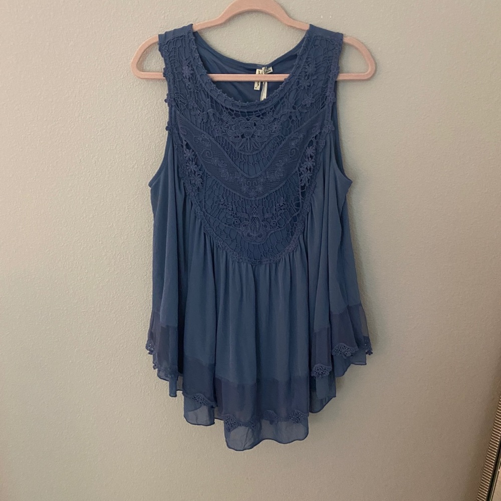 NWT blue lace top layered sleeveless
